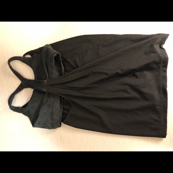 Underarmor tank top - Picture 2 of 3